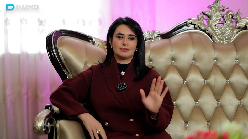 “Уларни ҳаётда кўрсангиз қўрқиб кетасиз”. Наргиза Абдуллаева тарихий фильмлардаги юзлари тортилган ва лаблари катталаштирилган актрисалар ҳақида